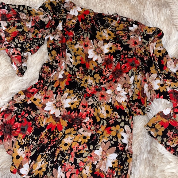 NWOT Vici Off the shoulder romper - Picture 2 of 2